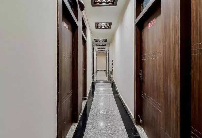 Capital O 78552 Hotel Crown Inn Suite