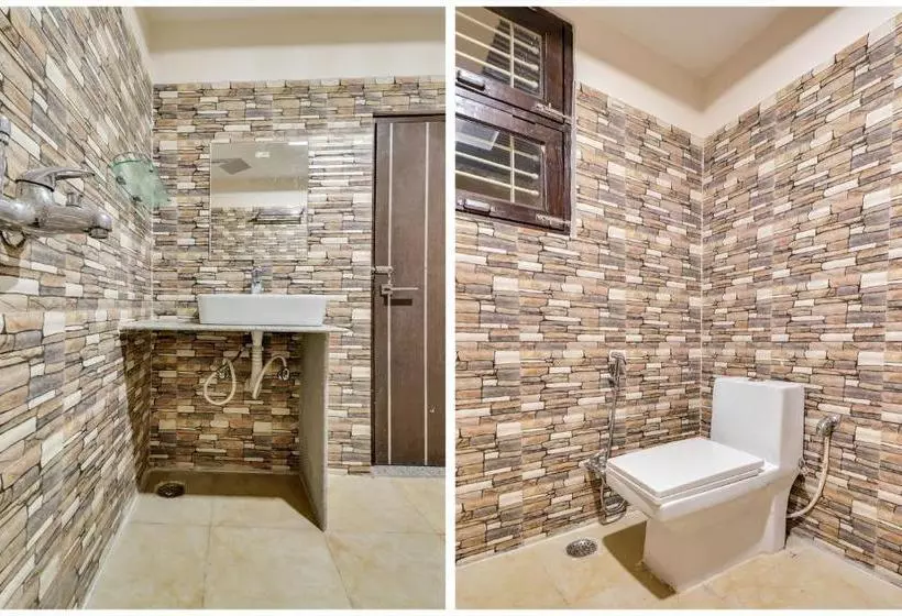Capital O 78552 Hotel Crown Inn Suite