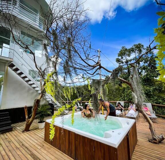 בית מלון כפרי The Rock Guatape