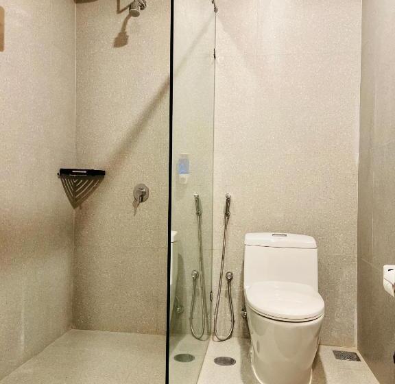 Kambaniru Beach Hotel And Resort