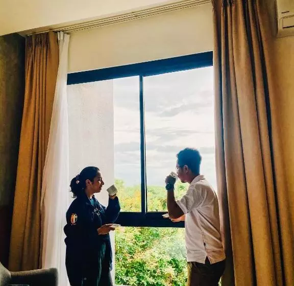 Kambaniru Beach Hotel And Resort