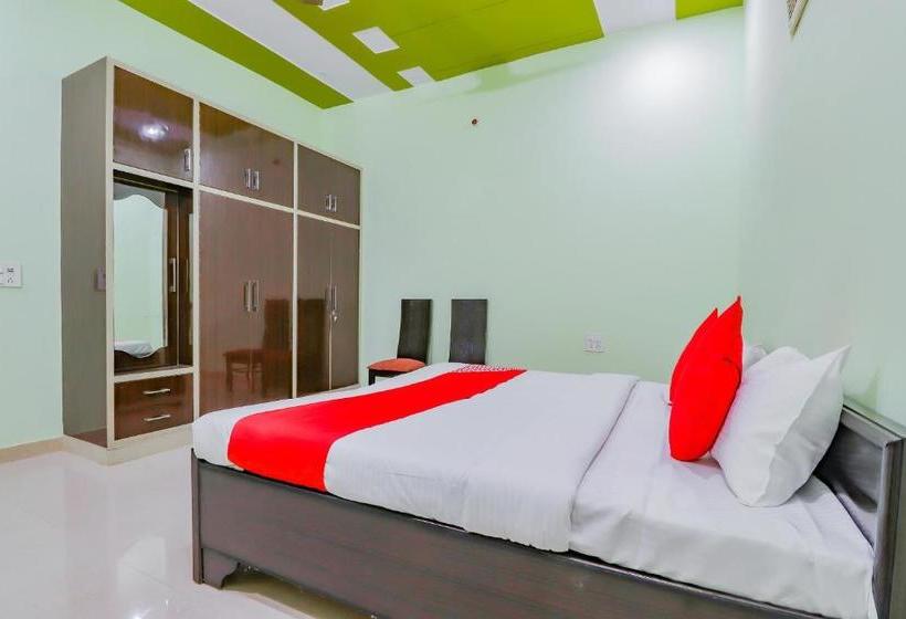 בית מלון כפרי Oyo 78815 Moonlight Guest House