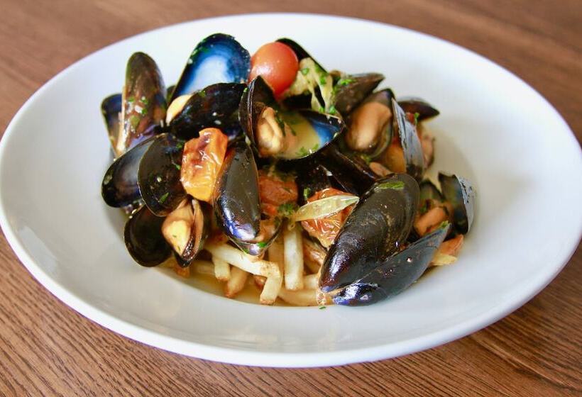 هتل The Cloudveil, Autograph Collection