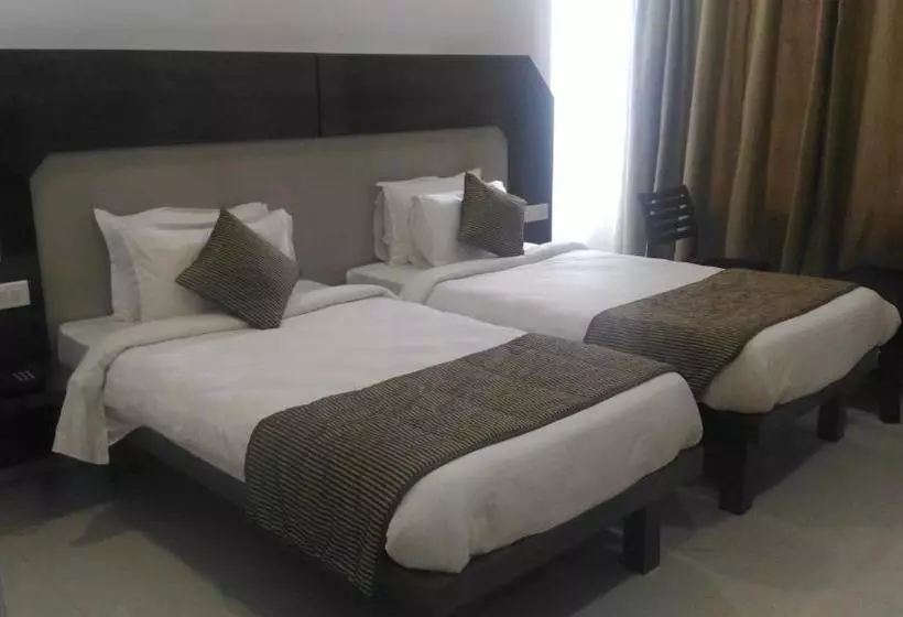 Hotelli Townhouse Oak  Vihar Deluxe