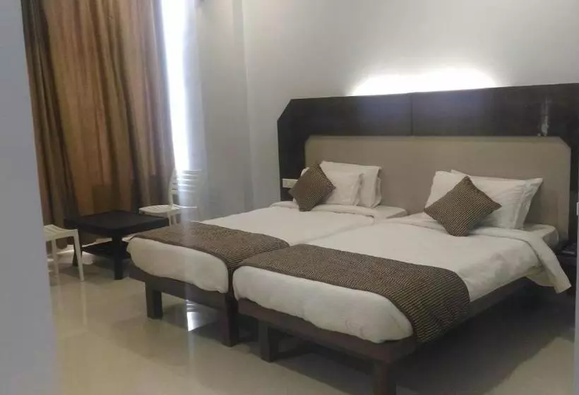 Hotelli Townhouse Oak  Vihar Deluxe