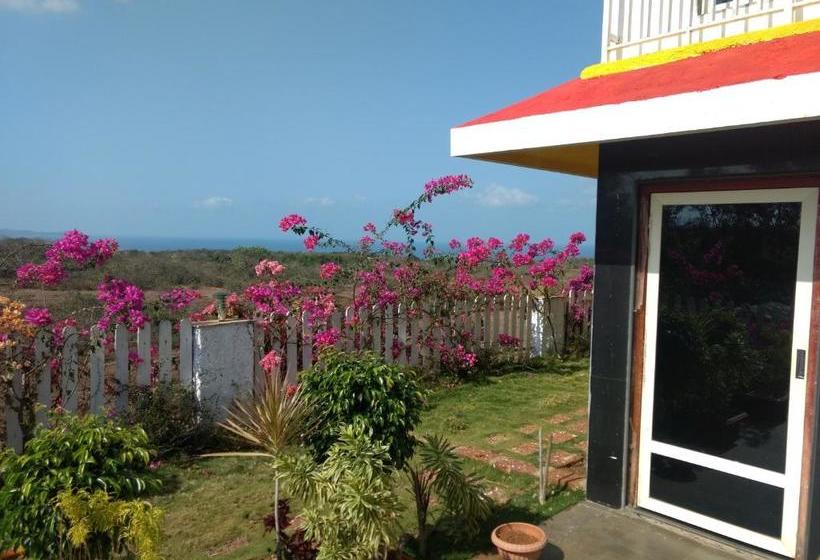 Отель White Sand Retreat