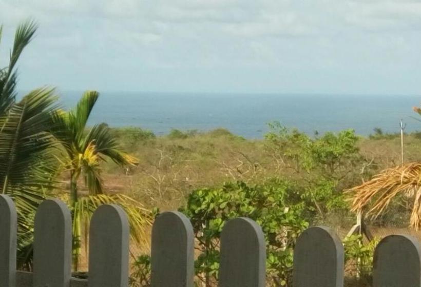 Отель White Sand Retreat