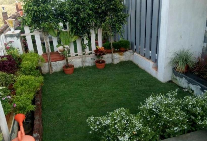 Отель White Sand Retreat