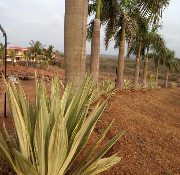 Отель White Sand Retreat