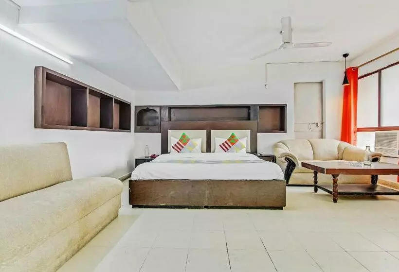 Majatalo Oyo 78766 Meera Residency Homes