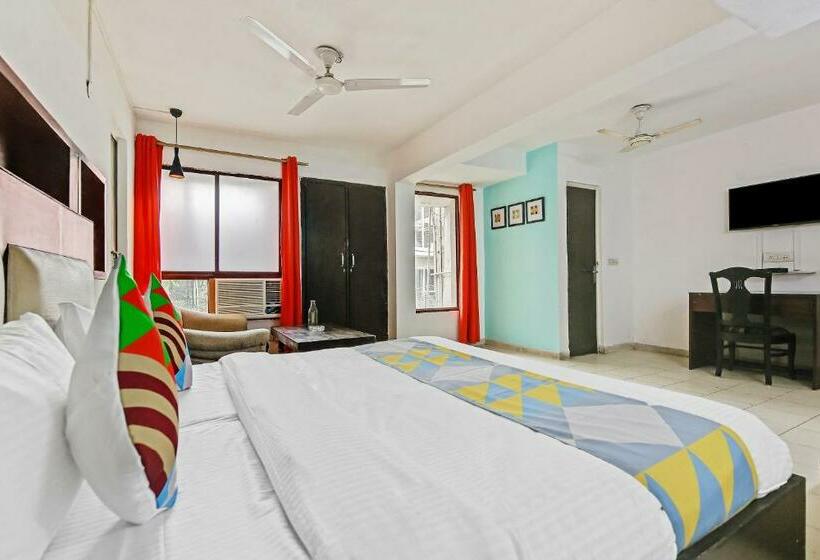 Pensió Oyo 78766 Meera Residency Homes