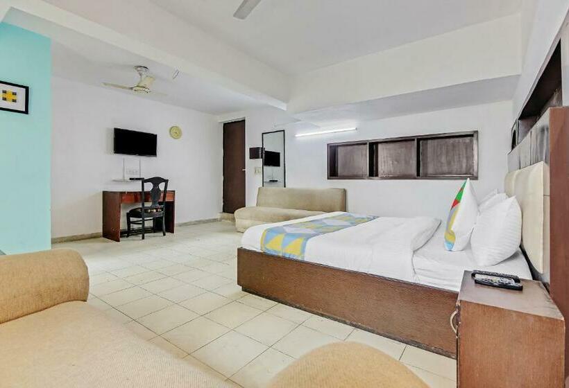 Pensió Oyo 78766 Meera Residency Homes