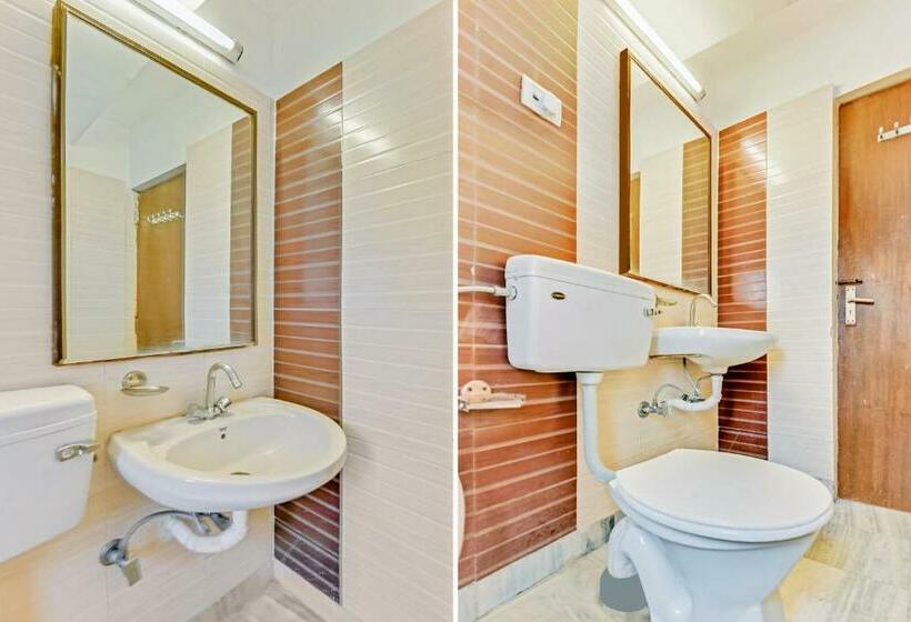 Pensió Oyo 78766 Meera Residency Homes