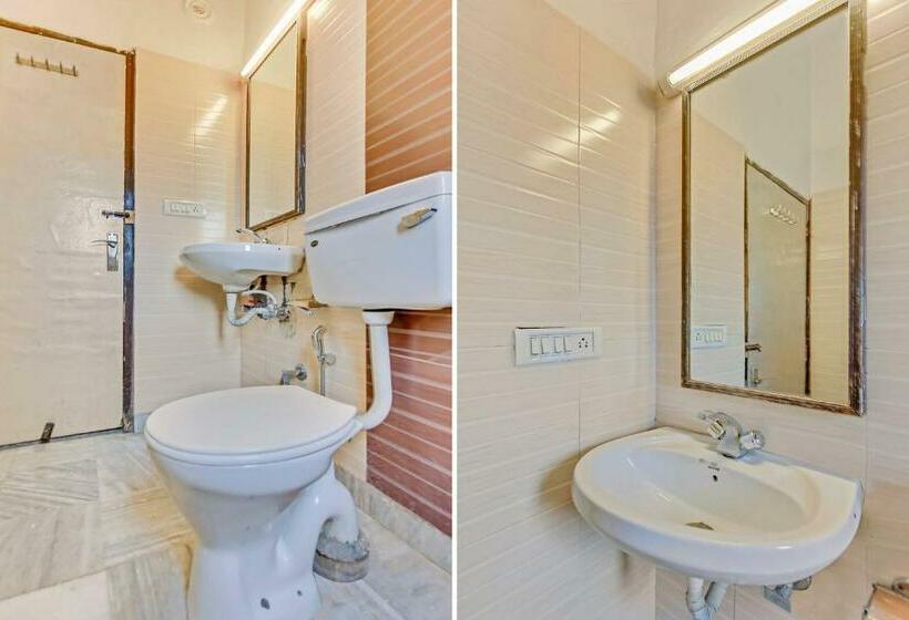 Pensió Oyo 78766 Meera Residency Homes