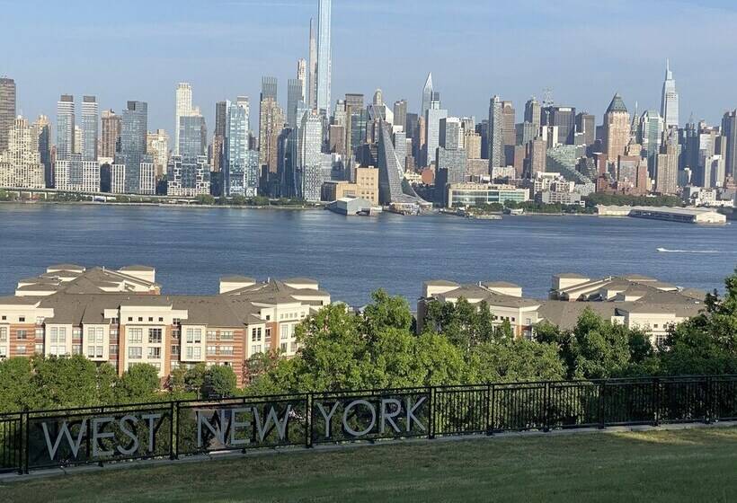 펜션 Room In Guest Room 7privateroom Jacuzzimassage Sitparking15mins2ny