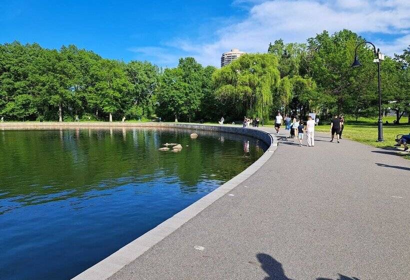 펜션 Room In Guest Room 7privateroom Jacuzzimassage Sitparking15mins2ny