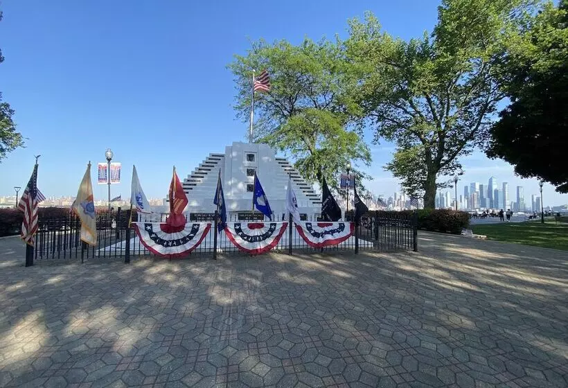 Majatalo Room In Guest Room   7privateroom Jacuzzimassage Sitparking15mins2ny