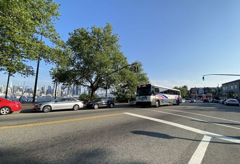 펜션 Room In Guest Room 7privateroom Jacuzzimassage Sitparking15mins2ny