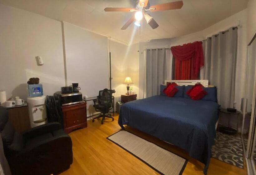 펜션 Room In Guest Room 7privateroom Jacuzzimassage Sitparking15mins2ny