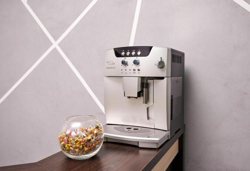 הוסטל хостел Perron