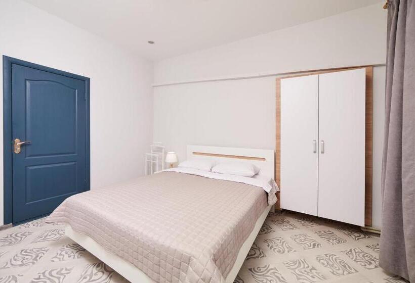 הוסטל хостел Perron