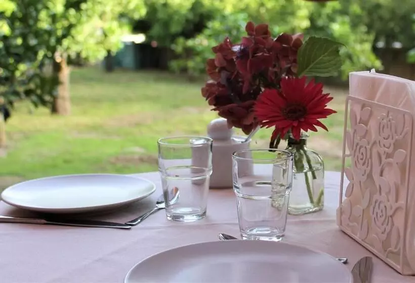 تختخواب و صبحانه Il Giardino Degli Aranci