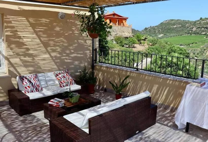 تختخواب و صبحانه Il Giardino Degli Aranci