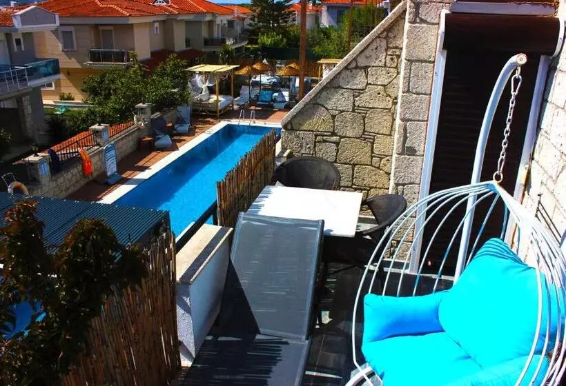 هتل Fizzio Alacati