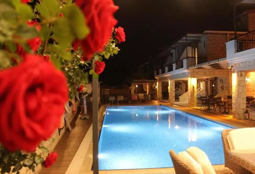 هتل Fizzio Alacati