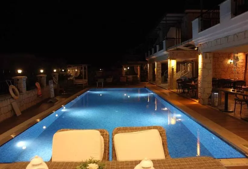 هتل Fizzio Alacati