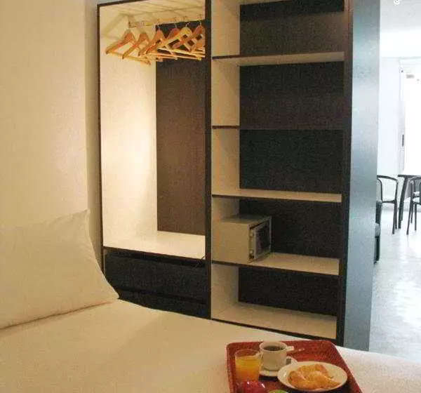 هتل Atenea Suites