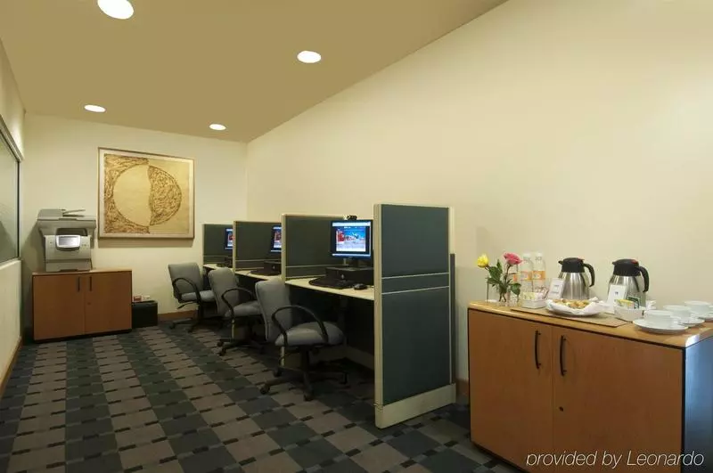 Отель Fiesta Inn Ecatepec