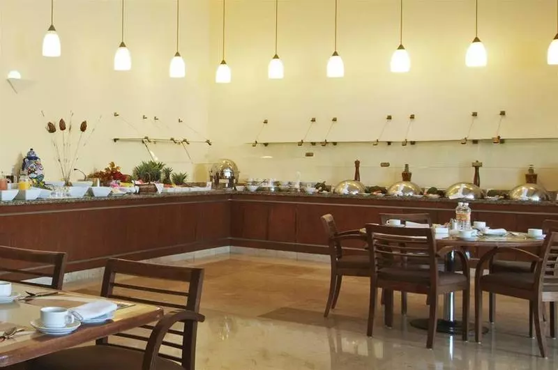 Отель Fiesta Inn Ecatepec