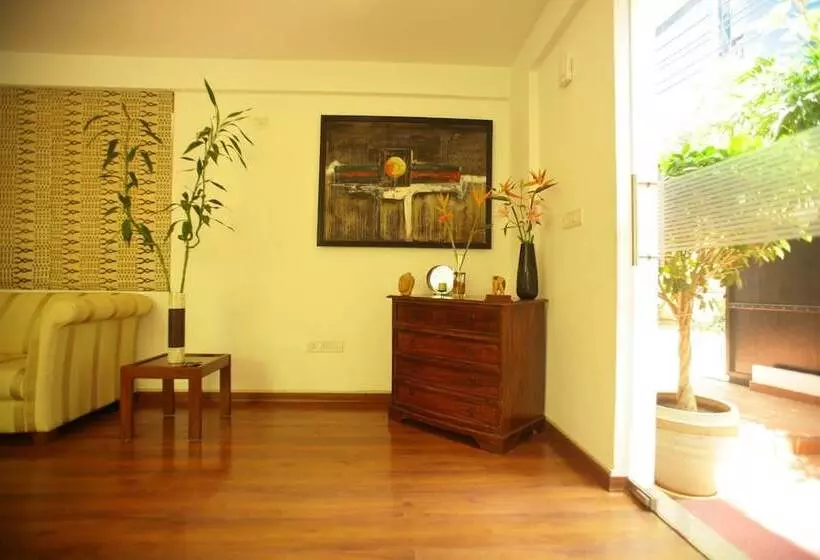 酒店 Justa Off Mg Road