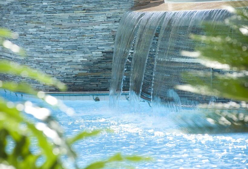 בית מלון כפרי Kigali Serena