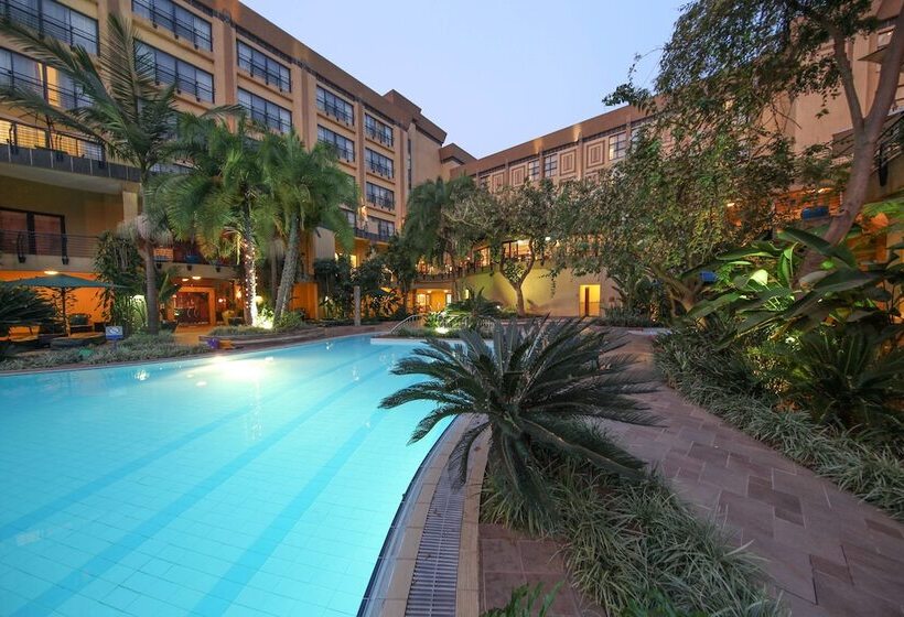 בית מלון כפרי Kigali Serena