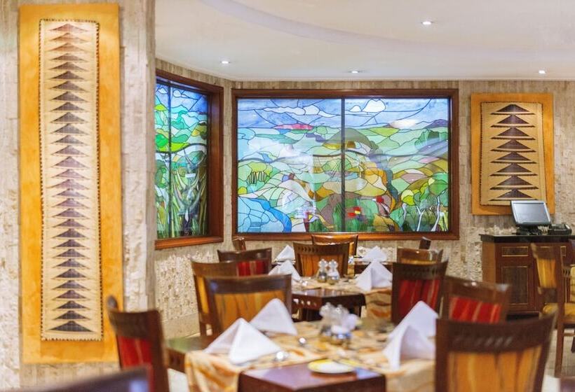 בית מלון כפרי Kigali Serena