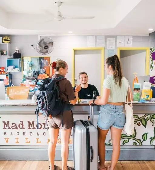 בית מלון כפרי Mad Monkey Village