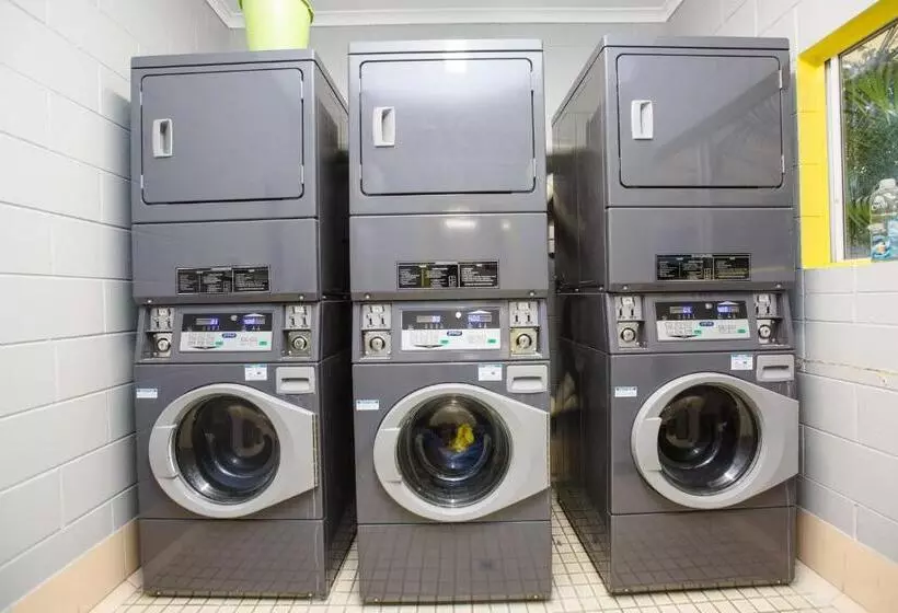 בית מלון כפרי Mad Monkey Village