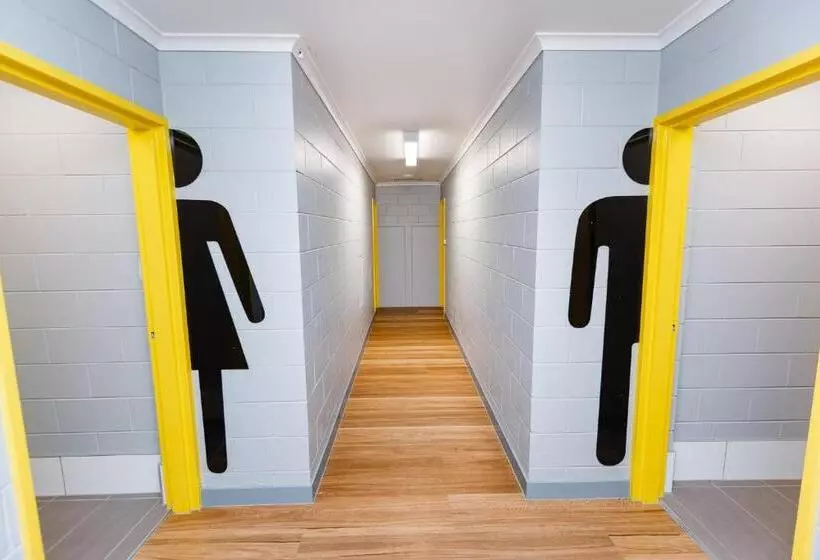 בית מלון כפרי Mad Monkey Village