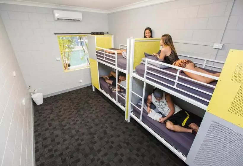 בית מלון כפרי Mad Monkey Village