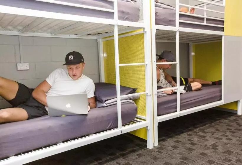 בית מלון כפרי Mad Monkey Village