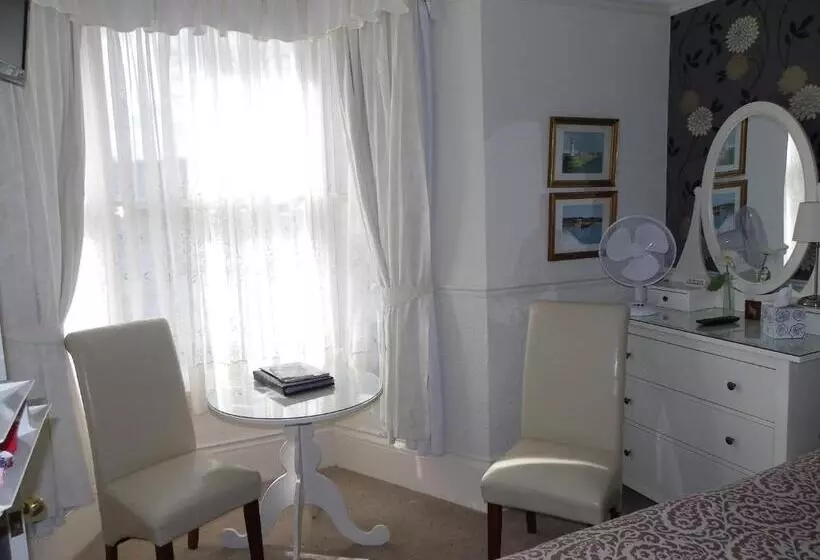 فندق Maison Dieu Guest House