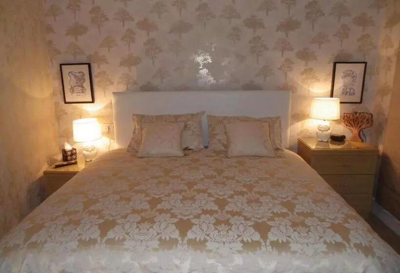 فندق Maison Dieu Guest House