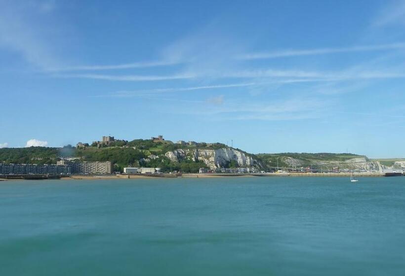 فندق Maison Dieu Guest House