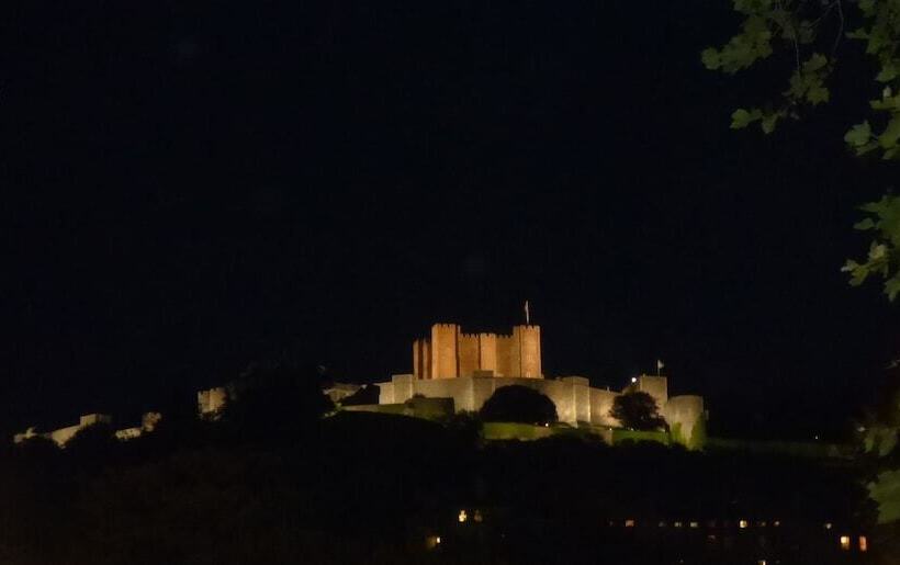 فندق Maison Dieu Guest House