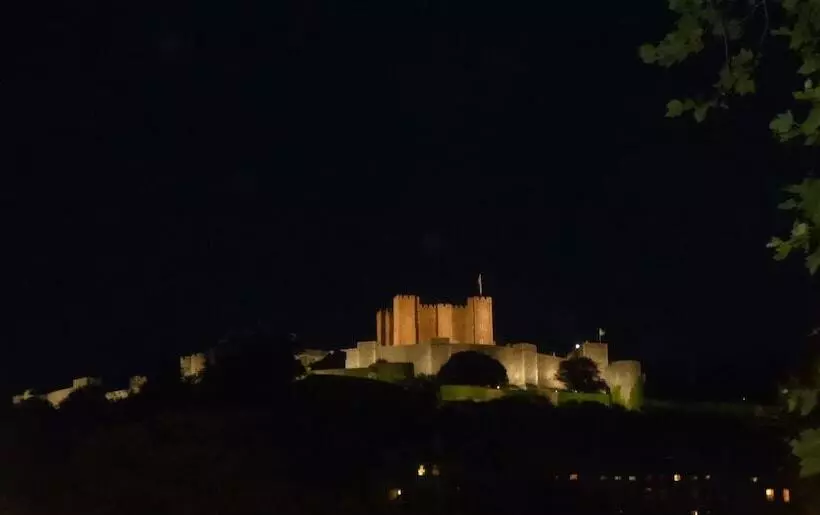 فندق Maison Dieu Guest House