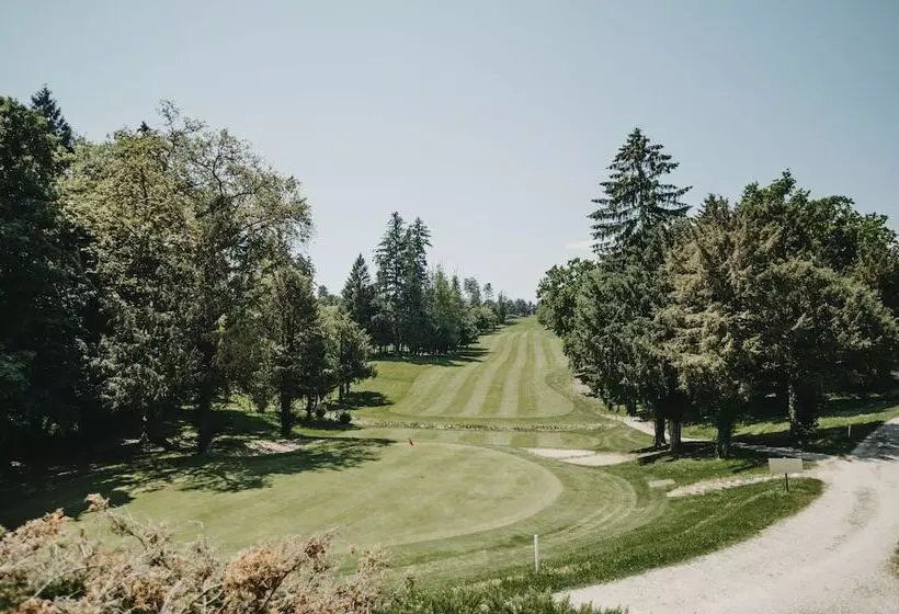 هتل Mokrice Castle Estate