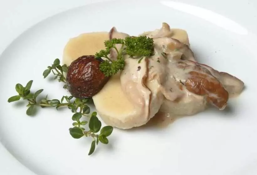 هتل Mokrice Castle Estate