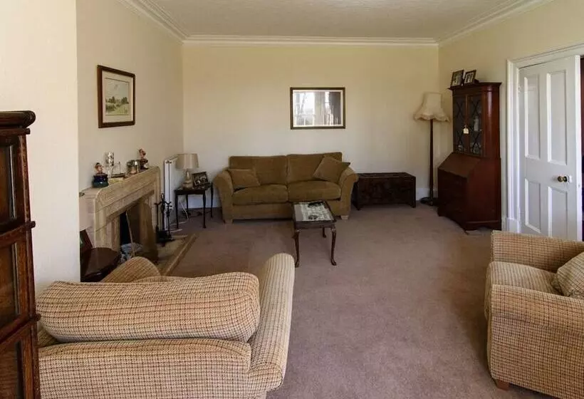 Hotelli Newmill Farm